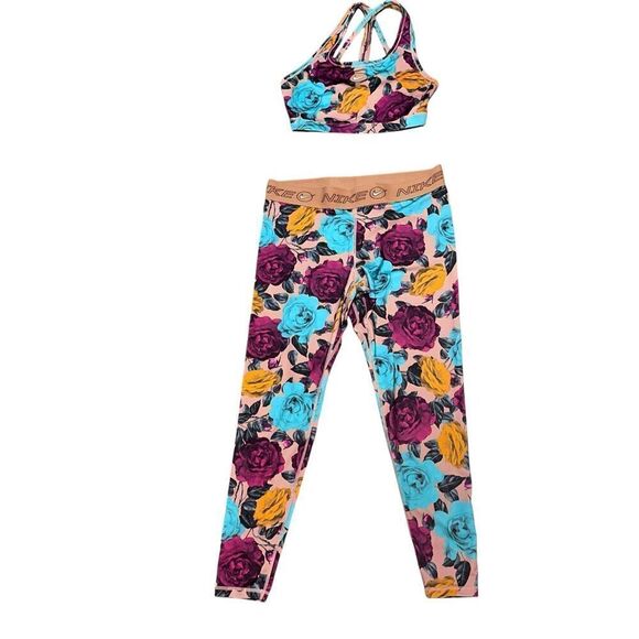 GREAT CONDITION WOMEN 2 piece NIKE Women's Icon Clash Mid-Rise leggings and NIKE - Picture 1 of 15